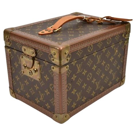 louis vuitton ring trunk|Louis Vuitton hard case luggage.